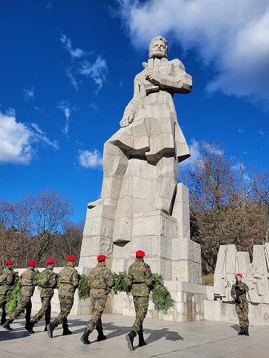 4 Гирлянд на славата.jpg