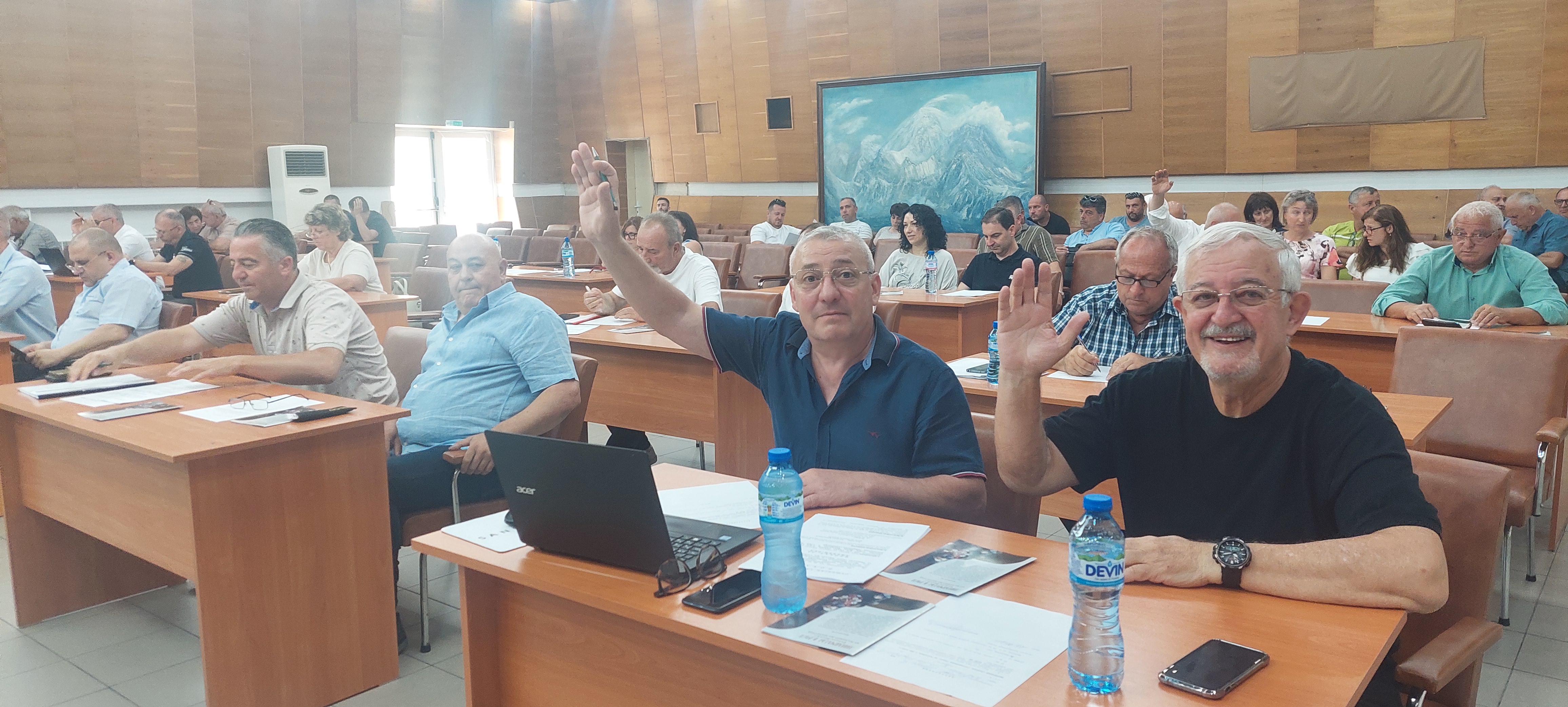 2 В залата.jpg