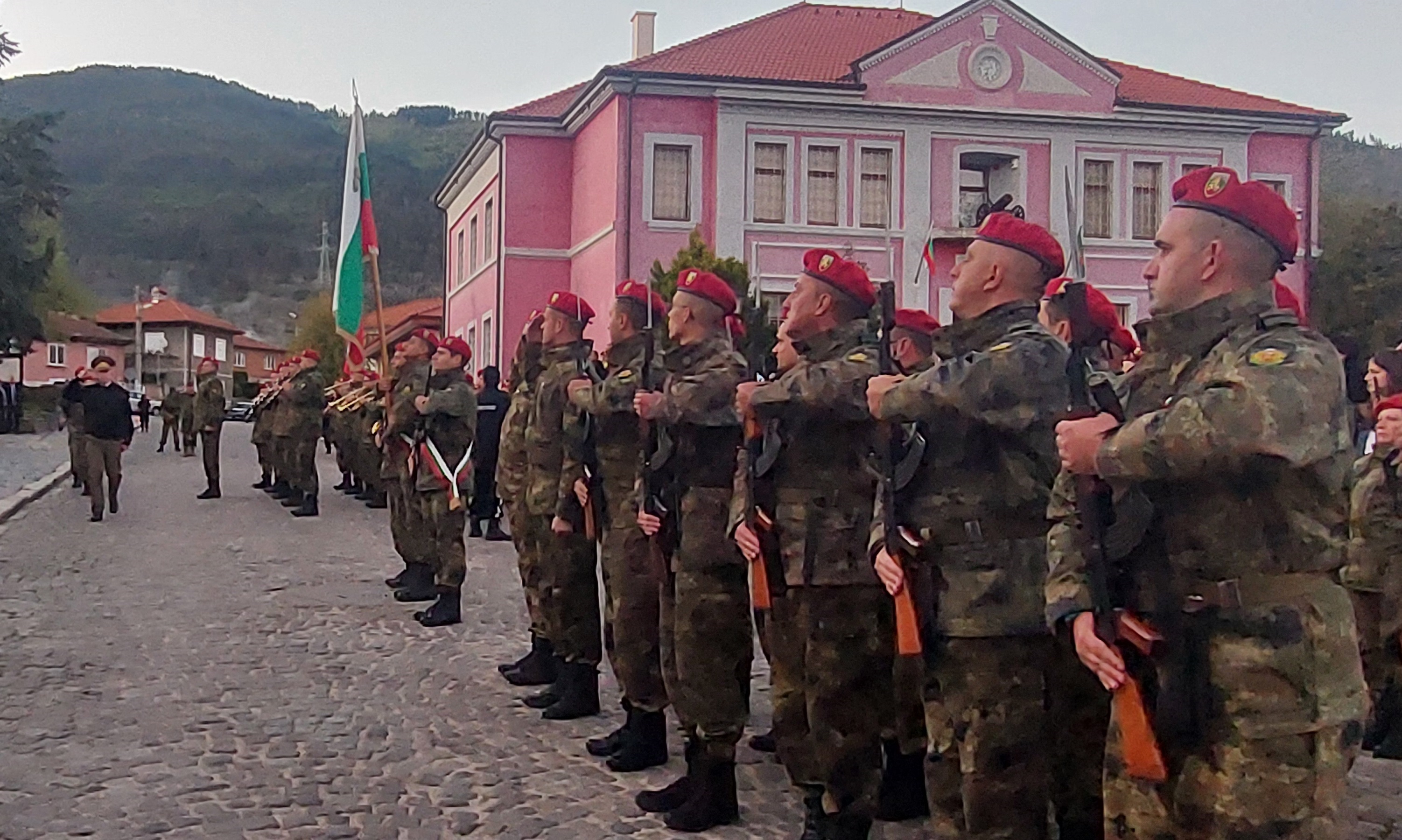 3 Почетен строй.jpg
