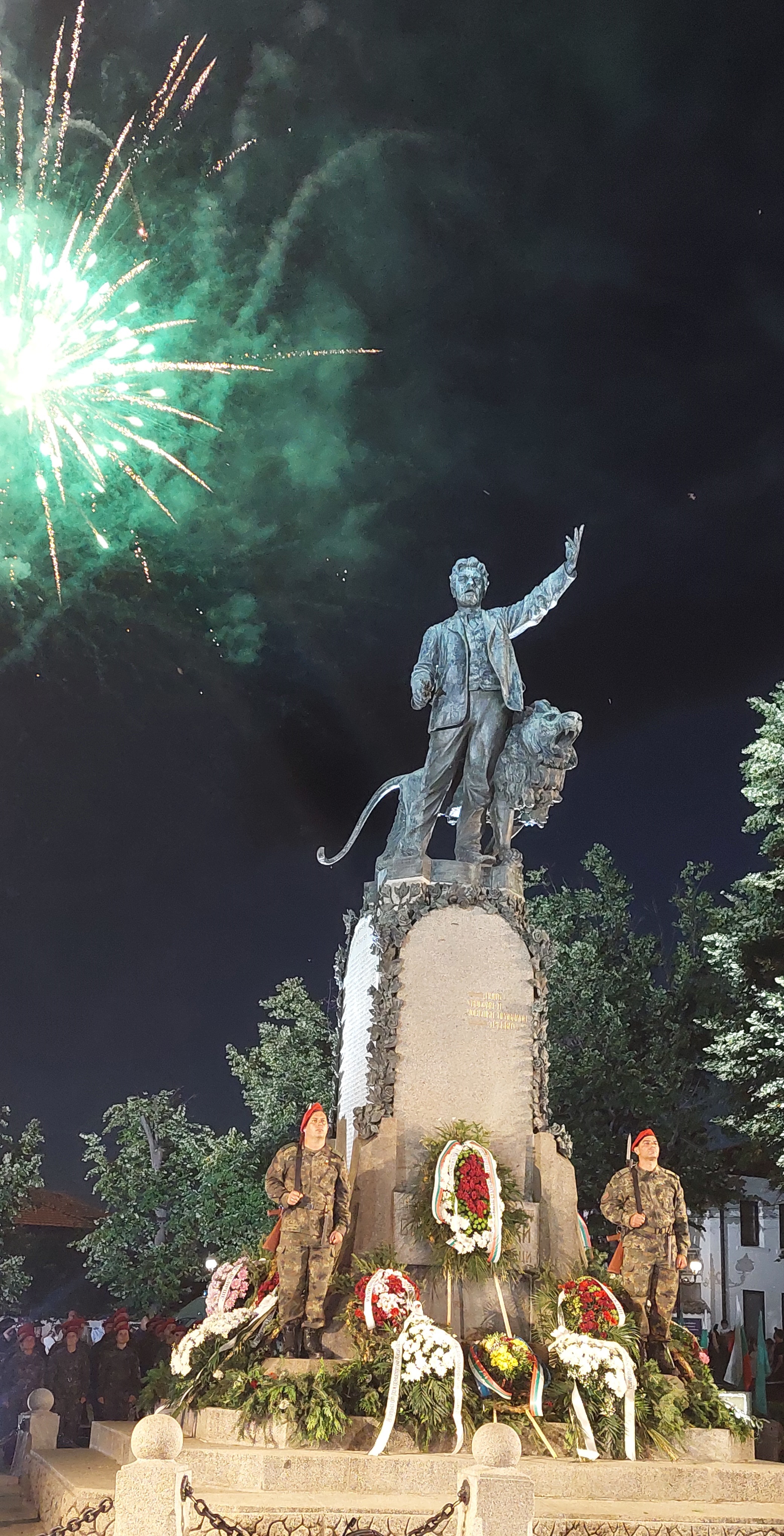 1 Паметник.jpg