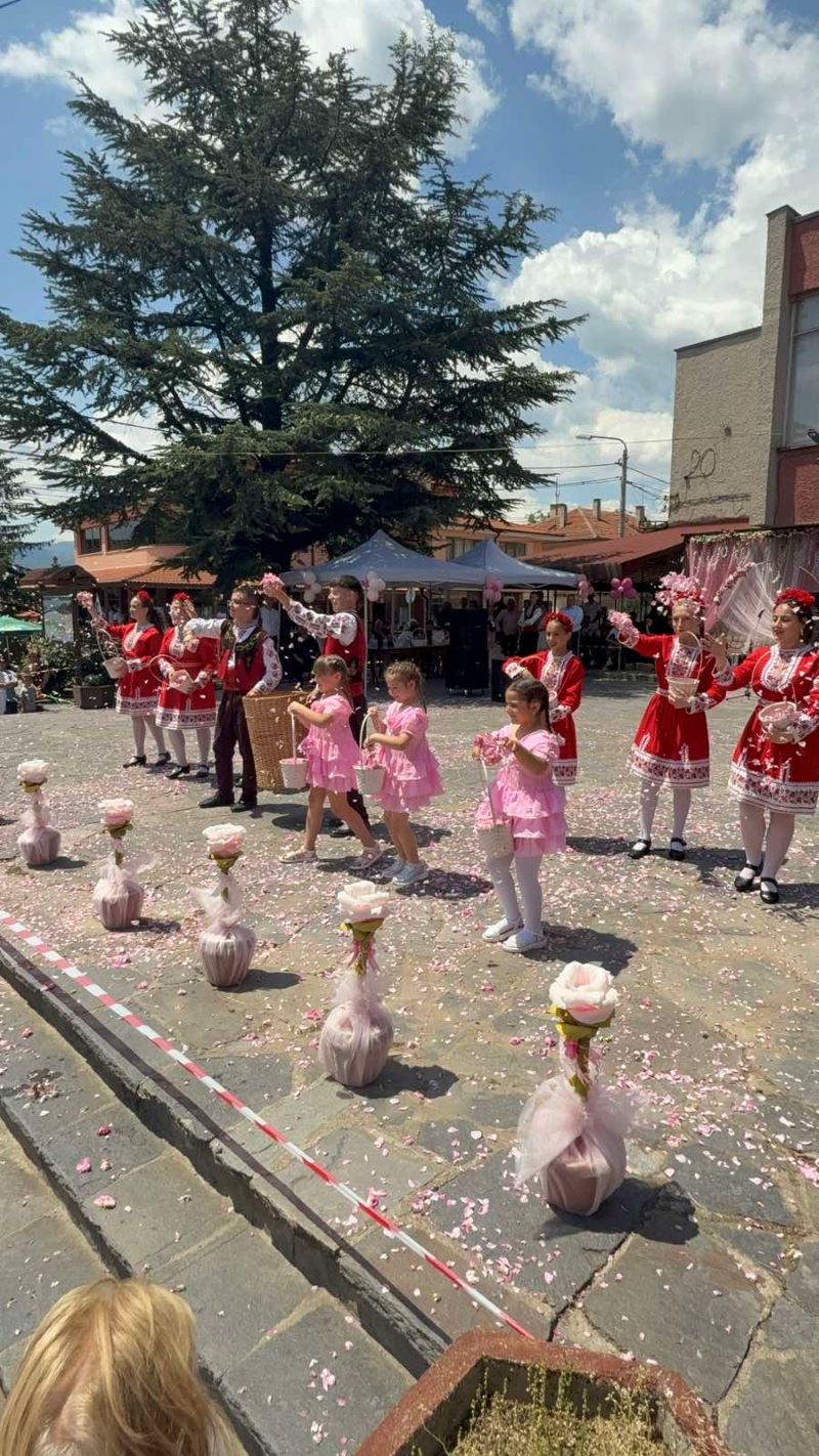 Празник Розино 3.jpg