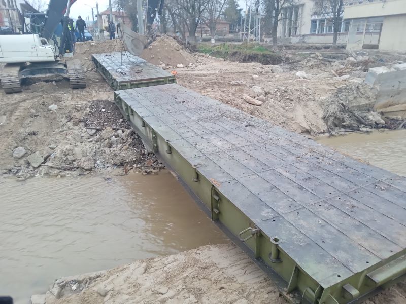 Поставяне на мост.jpg